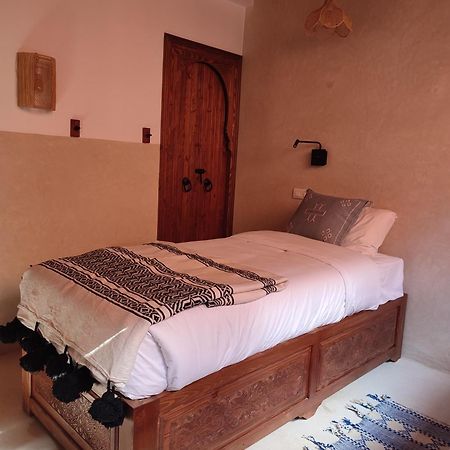 Private Room In Apartment Tov تغازوت المظهر الخارجي الصورة