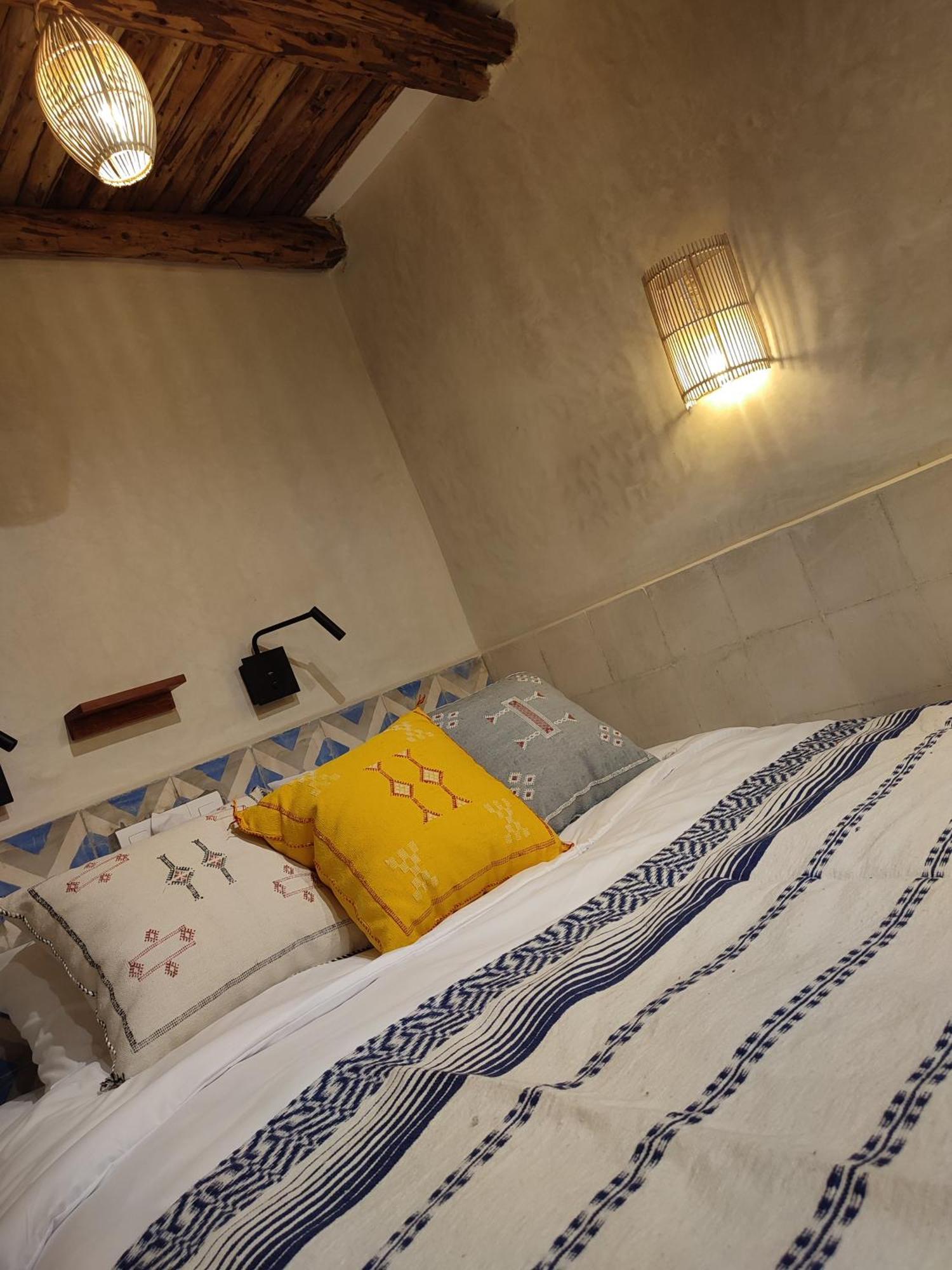 Private Room In Apartment Tov تغازوت المظهر الخارجي الصورة
