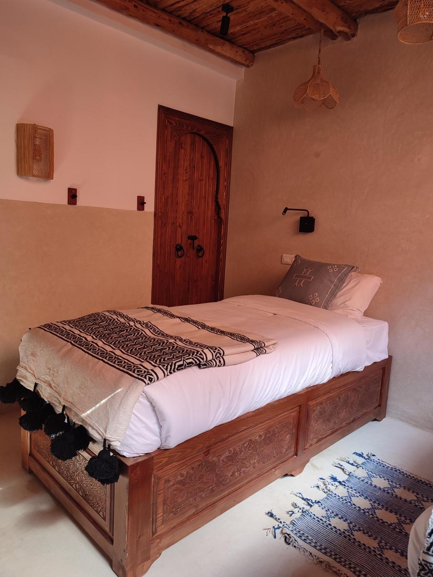 Private Room In Apartment Tov تغازوت المظهر الخارجي الصورة