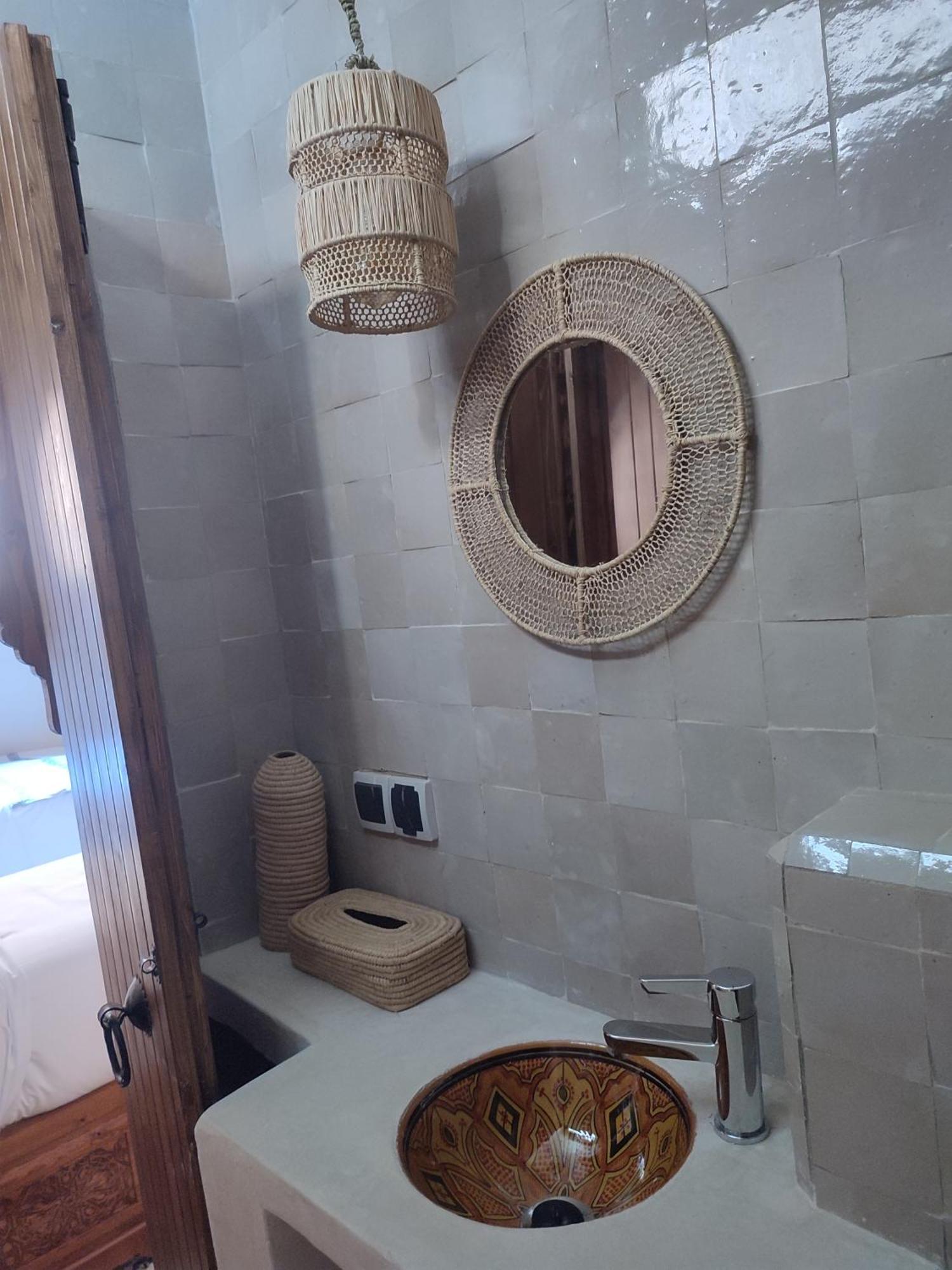 Private Room In Apartment Tov تغازوت المظهر الخارجي الصورة