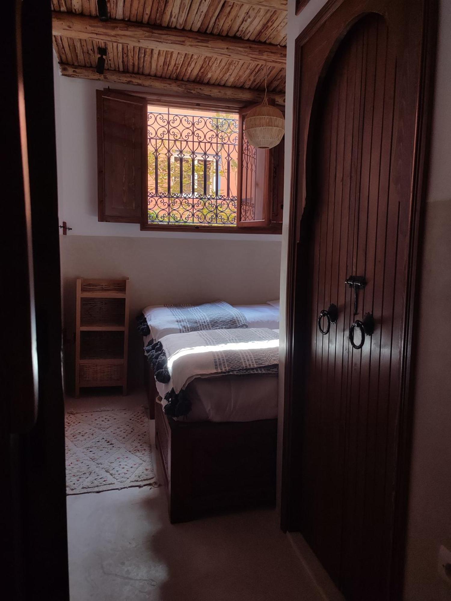 Private Room In Apartment Tov تغازوت المظهر الخارجي الصورة