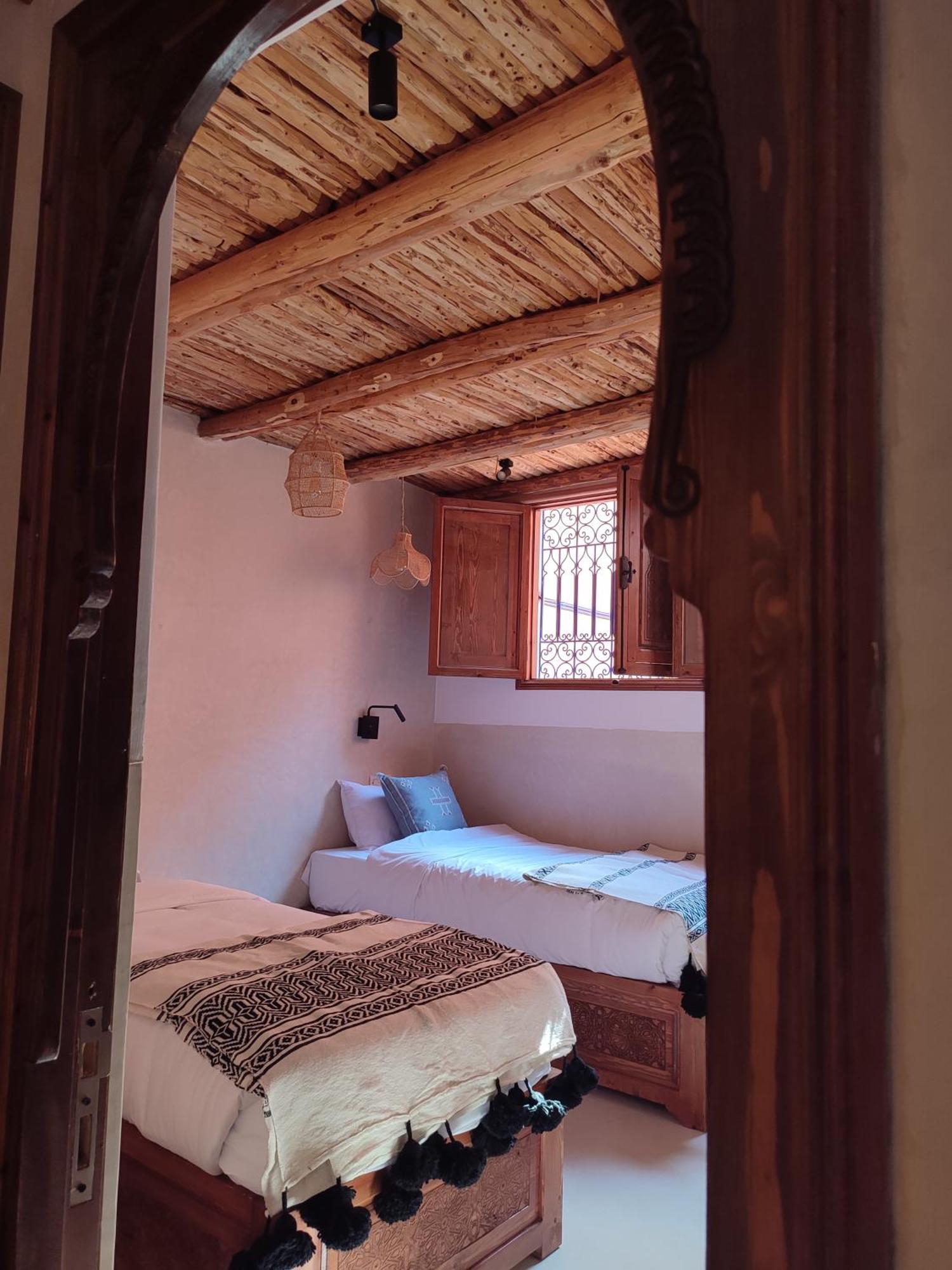 Private Room In Apartment Tov تغازوت المظهر الخارجي الصورة