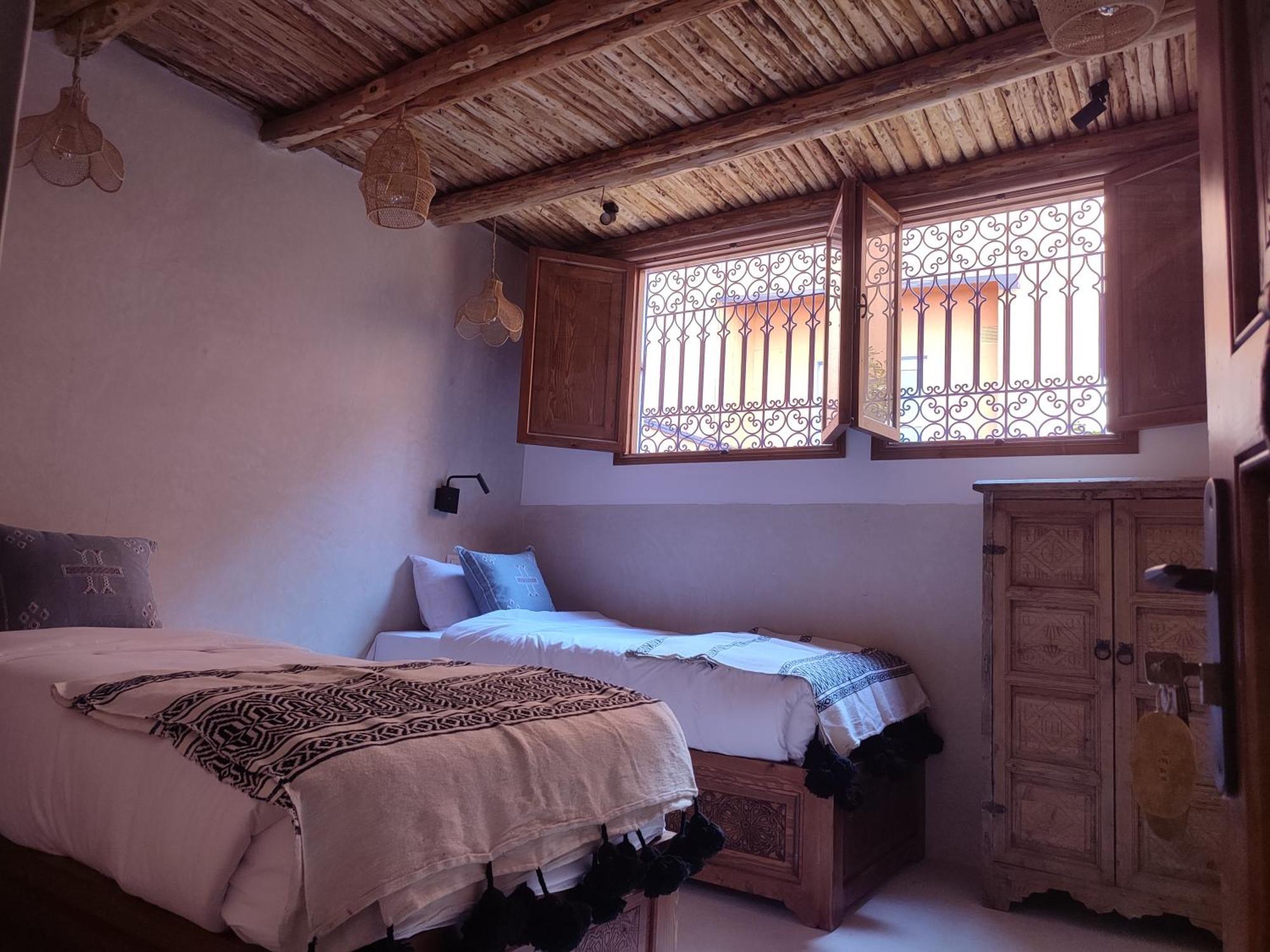 Private Room In Apartment Tov تغازوت المظهر الخارجي الصورة