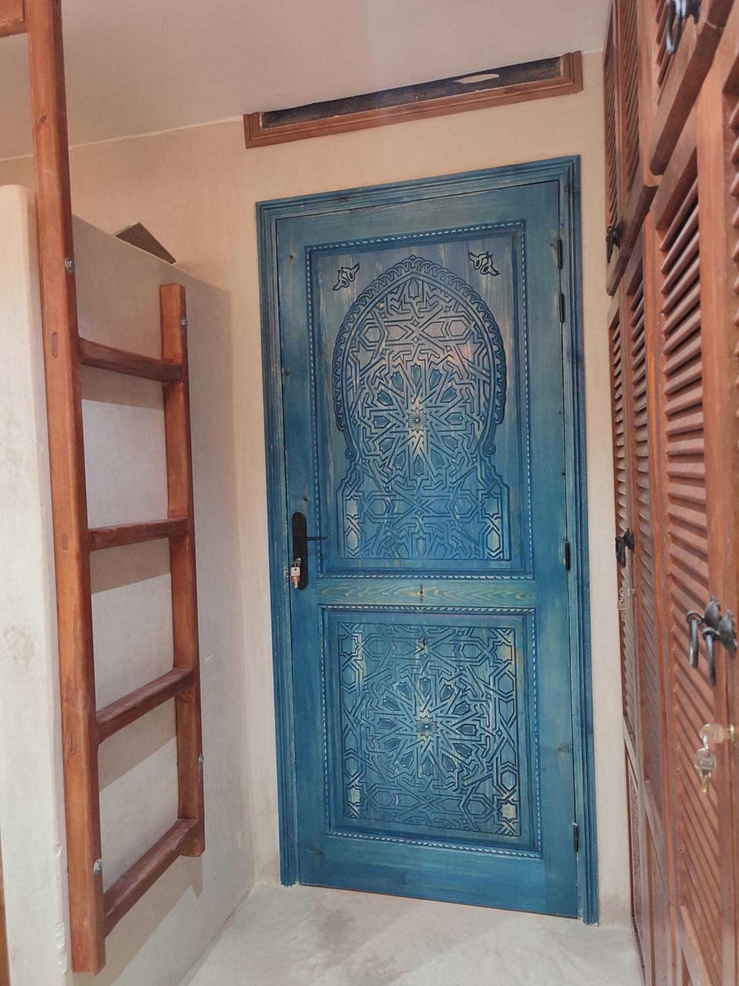 Private Room In Apartment Tov تغازوت المظهر الخارجي الصورة