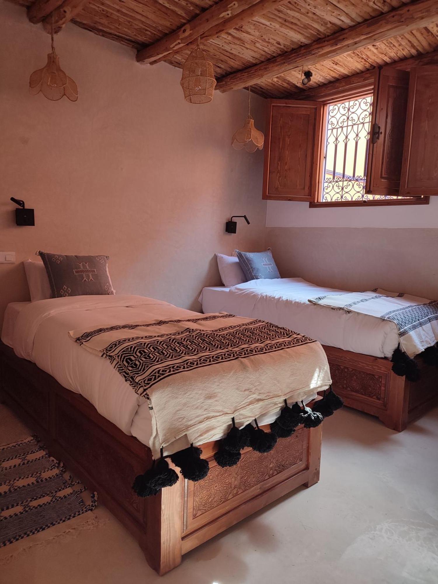 Private Room In Apartment Tov تغازوت المظهر الخارجي الصورة
